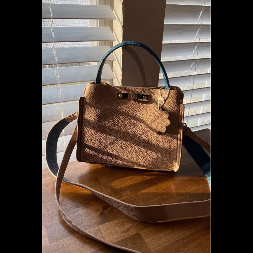 Hand bag